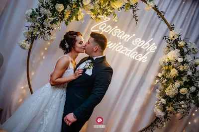 NEONowe love. Neony napisy led na wesele. Dekoracje ślubne i okolicznościowe. Personalizowane lustro. Napis LOVE